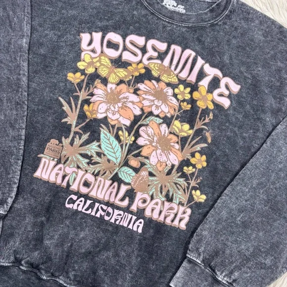 National Parks Conservation Association Women's L Floral Yosemite Sweatshirt - Picture 2 of 4
